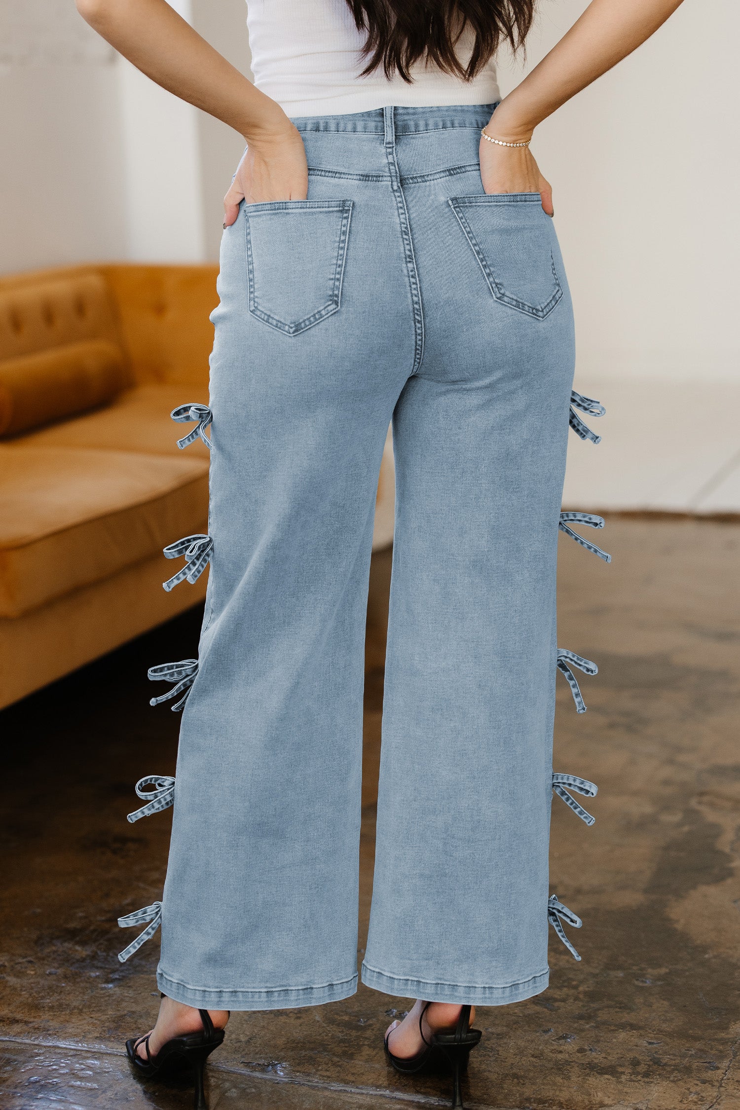 Jeans with ribbons 