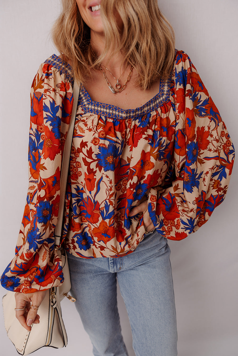 Blouse with floral print 
