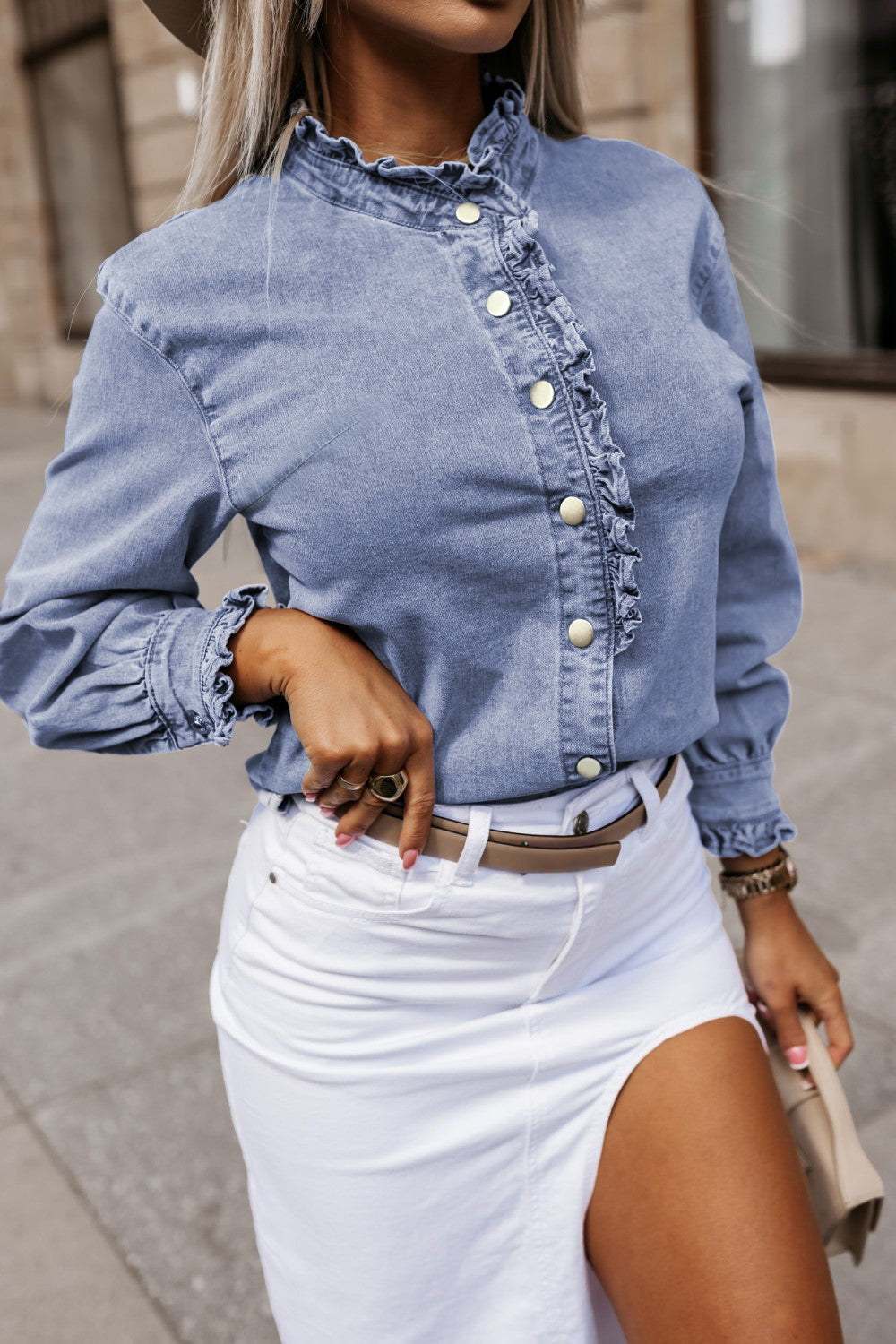 Дънкова риза от 100% памук с къдрени акценти