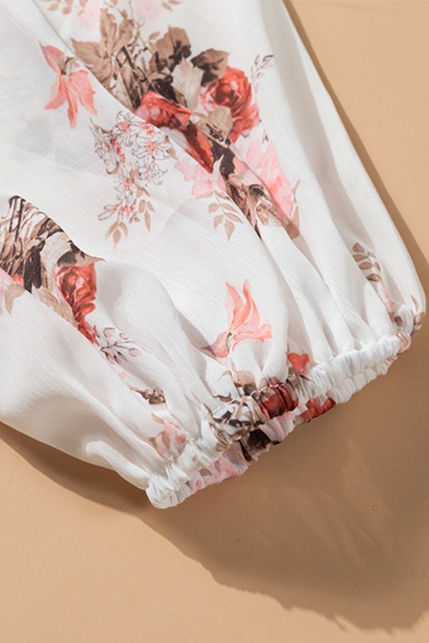 Blouse with floral print 