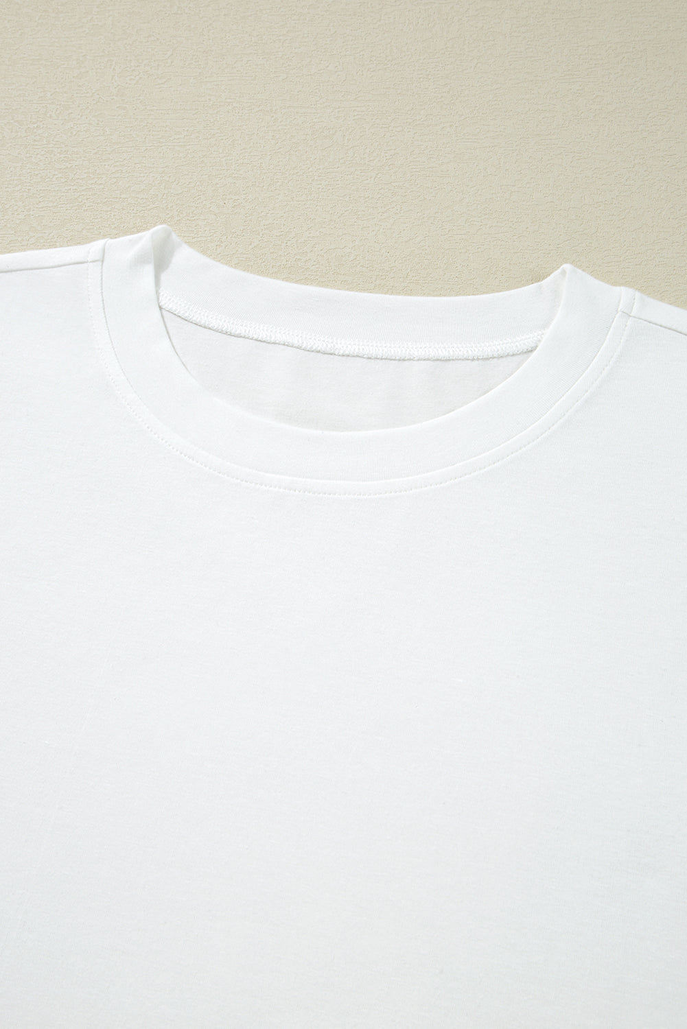 T-shirt with lace sleeves 