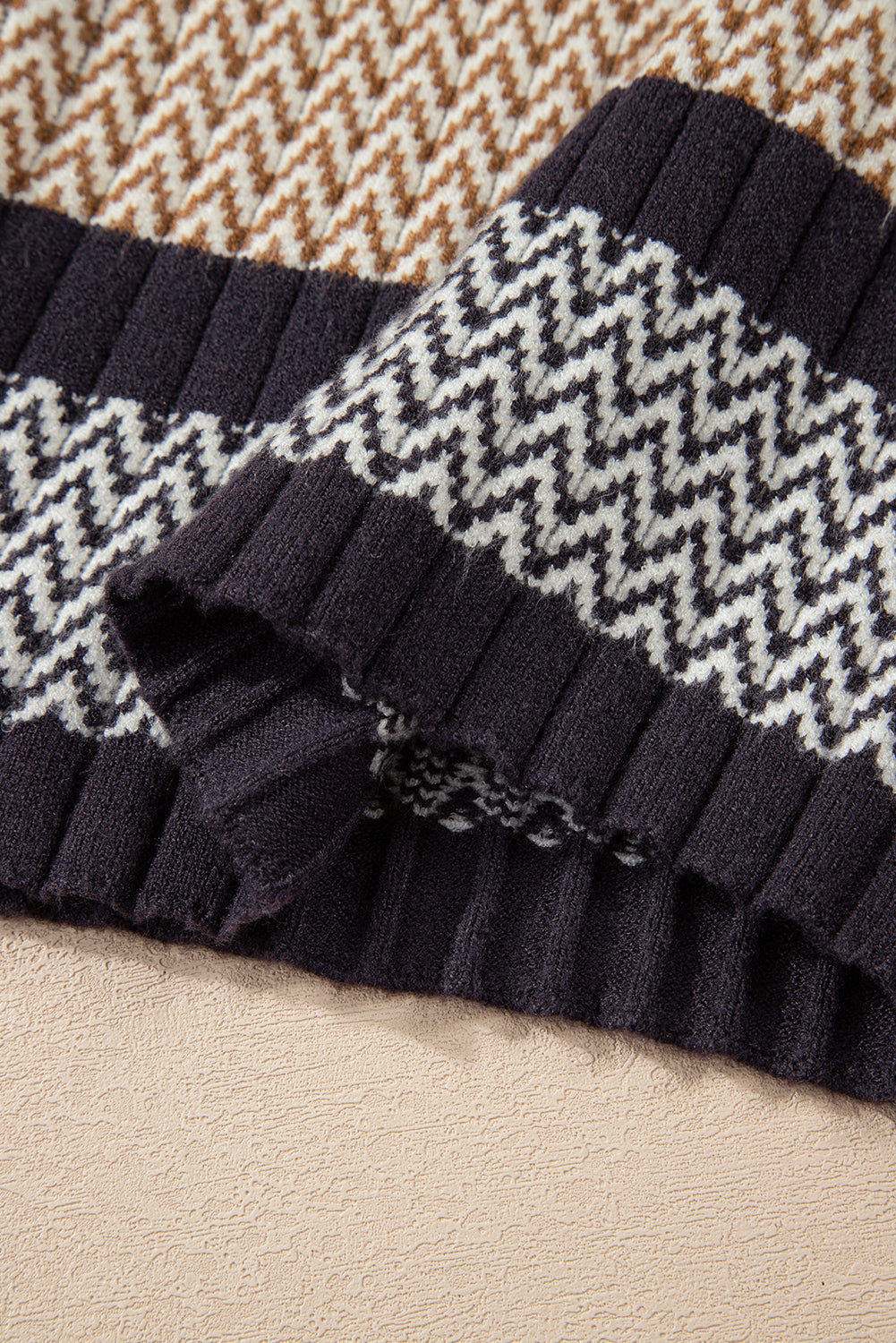 Пуловер на райе