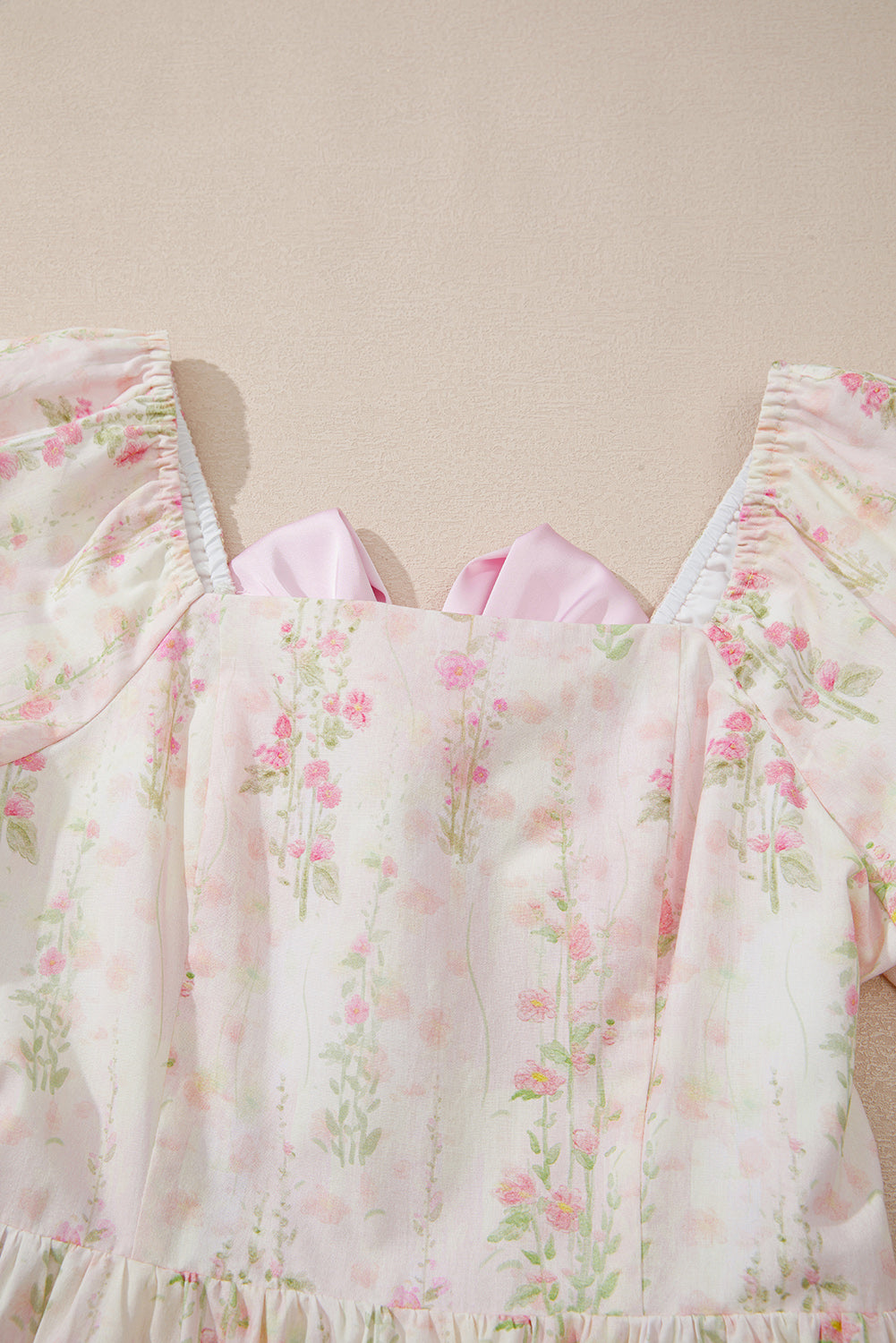 Cotton dress with floral print, with a spectacular back 