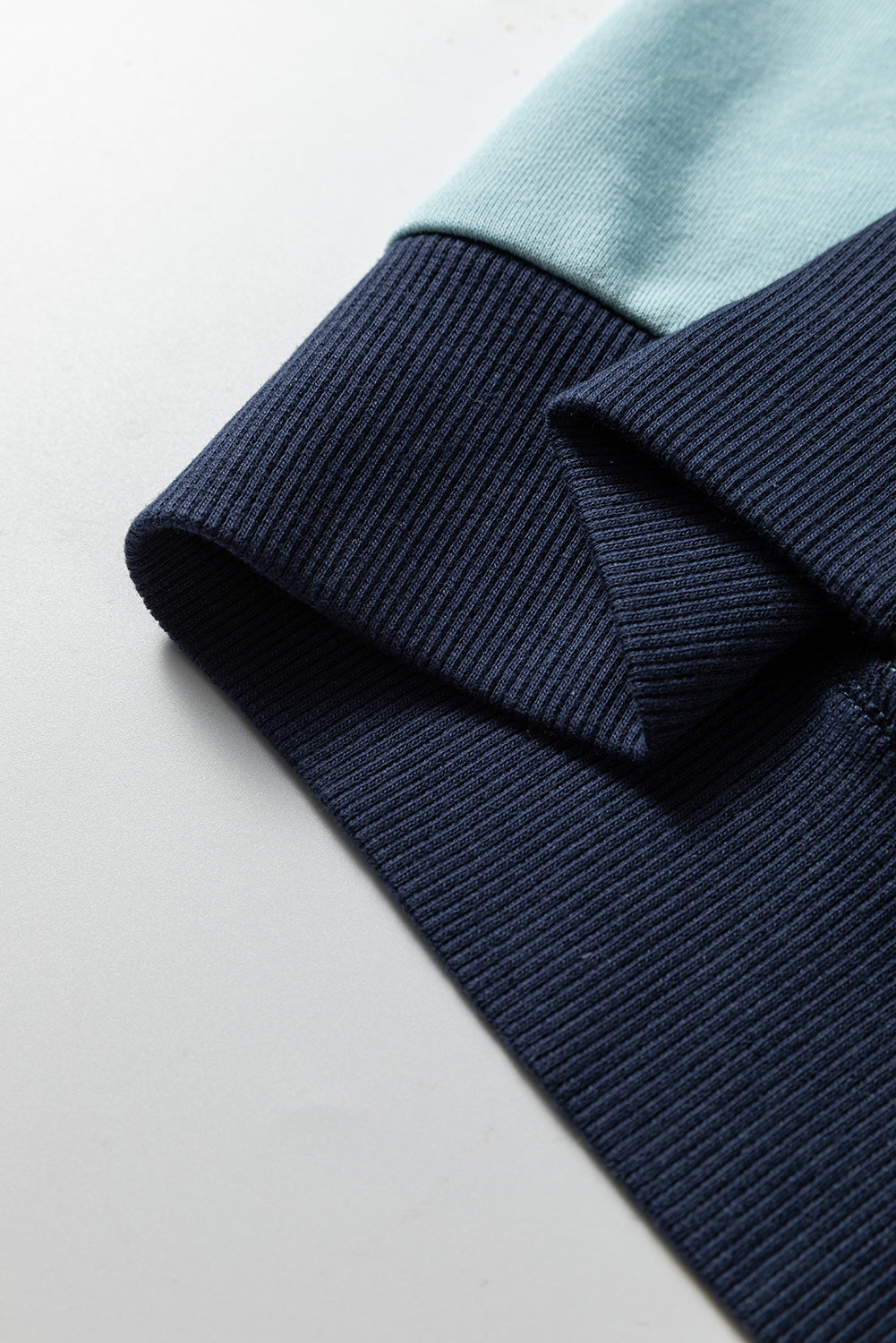 Long-sleeved sweatshirt 