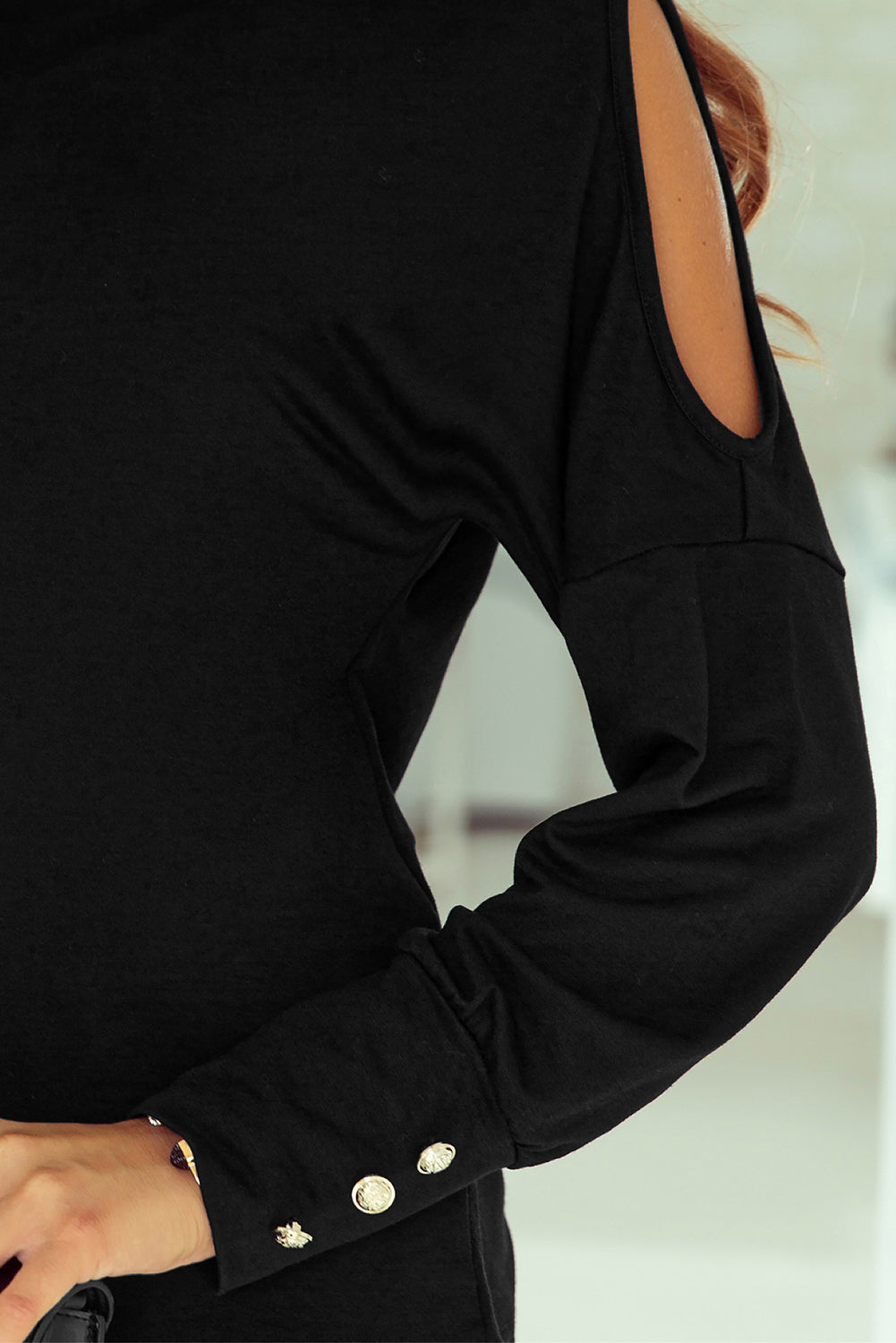 Long-sleeved blouse 
