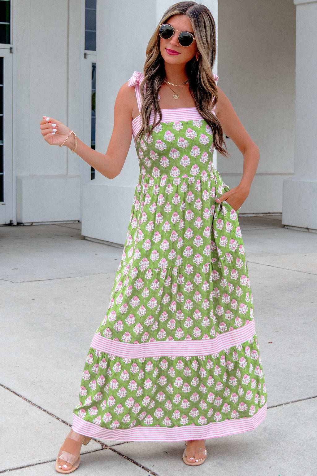 Long dress with floral print 