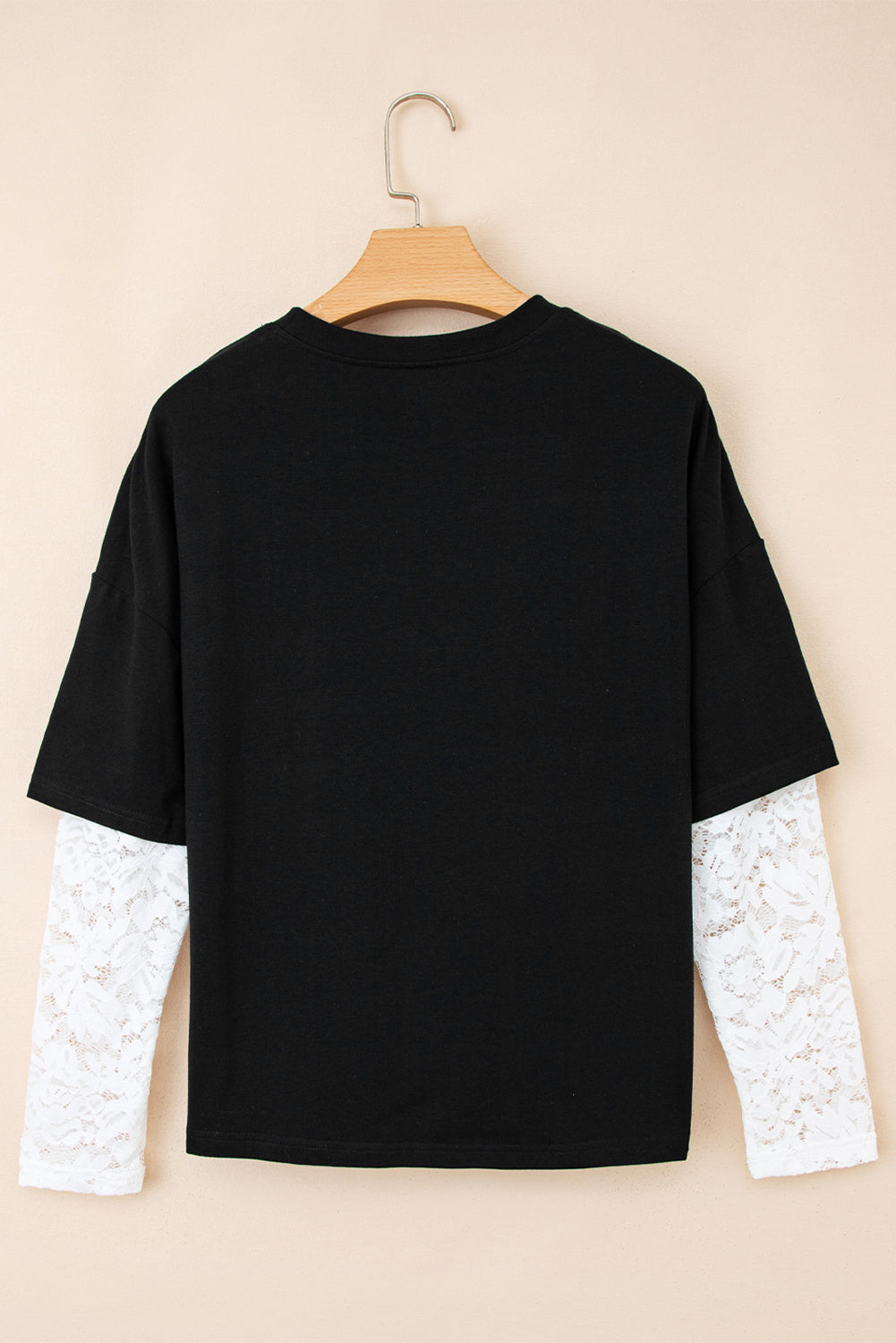 T-shirt with lace sleeves 