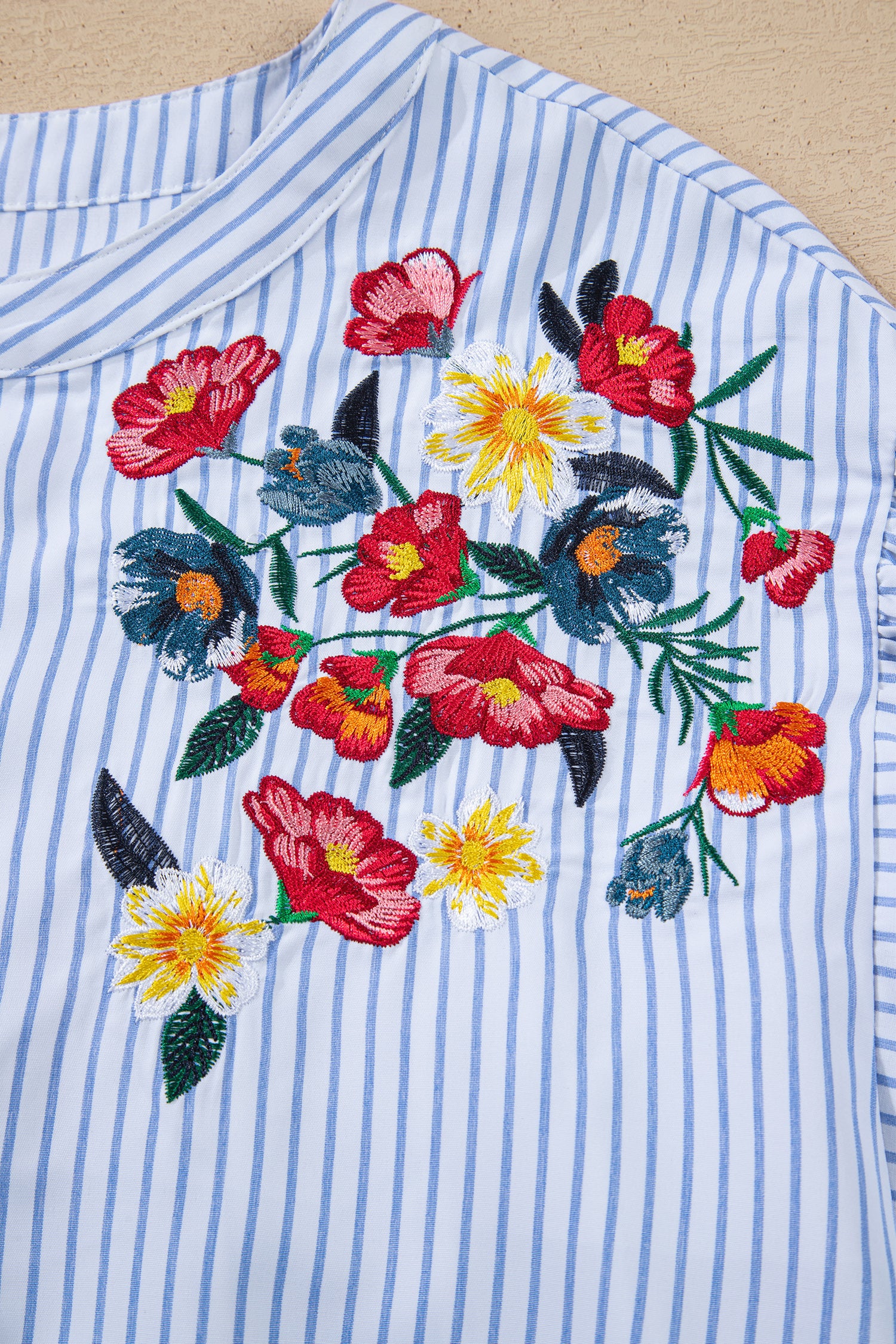 Shirt with embroidery 