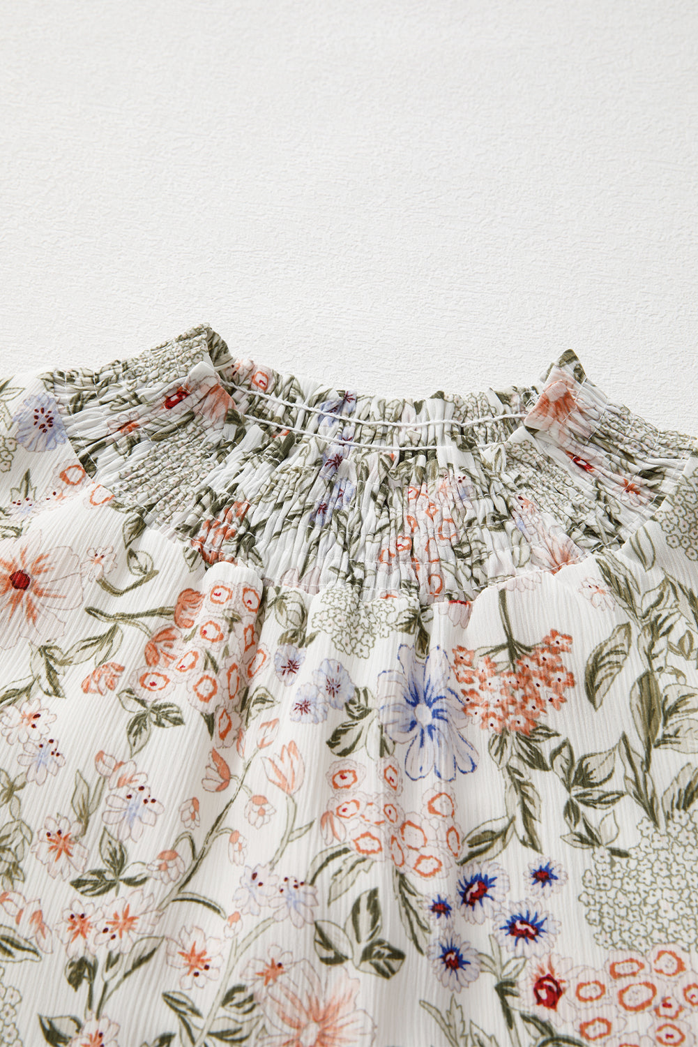 Рокля с принт на цветя