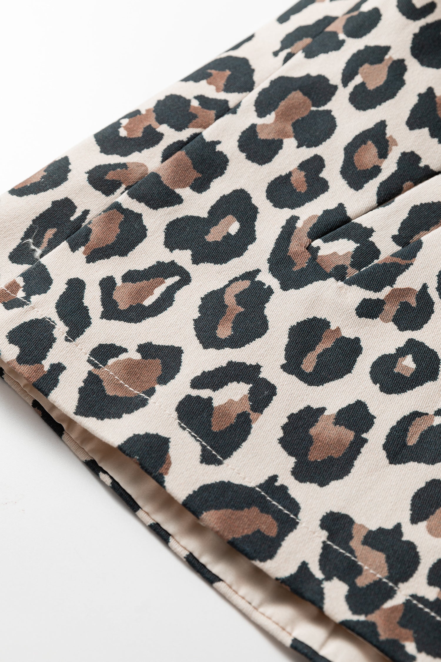 Елек с леопардов принт