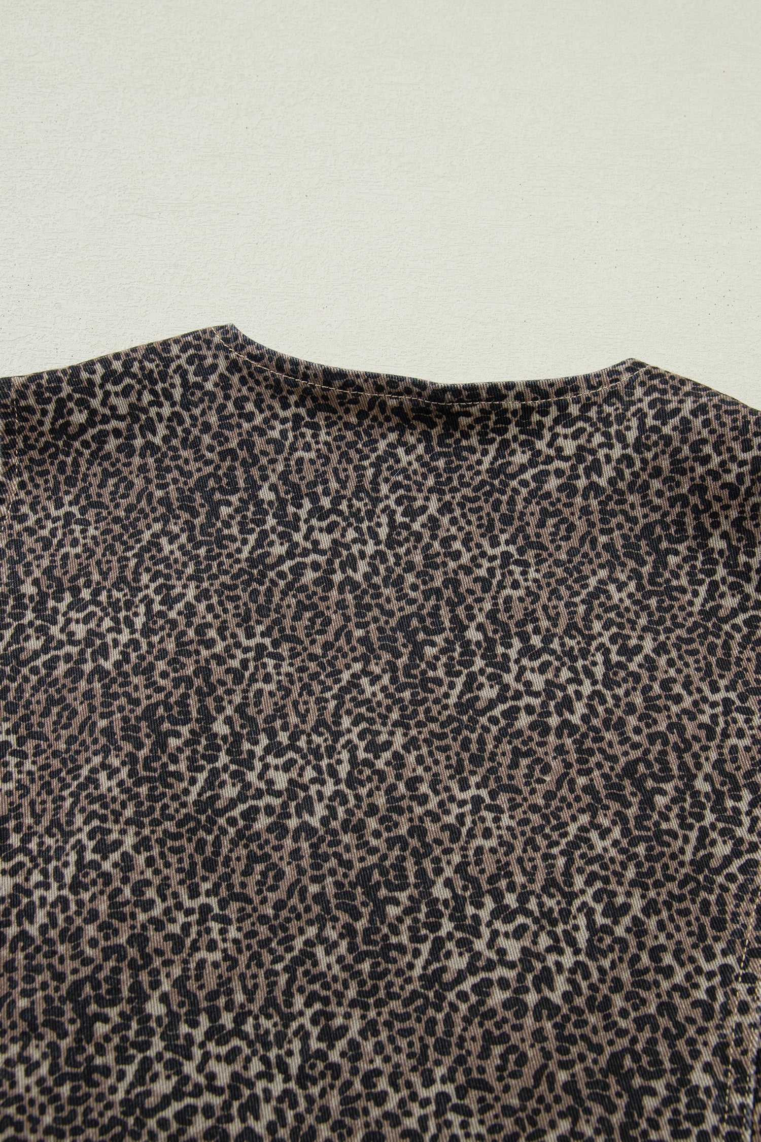 Дънков елек с леопардов принт