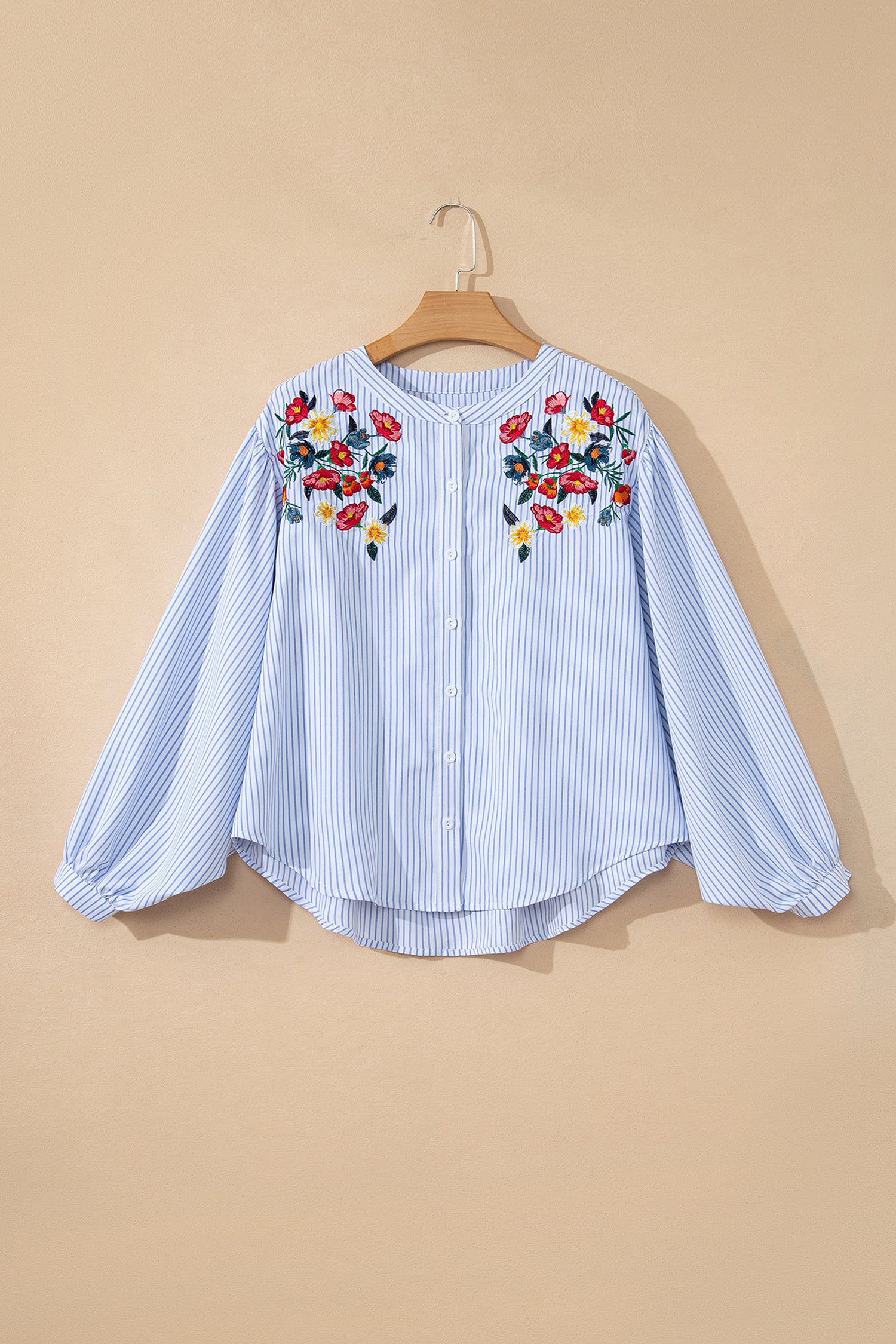 Shirt with embroidery 