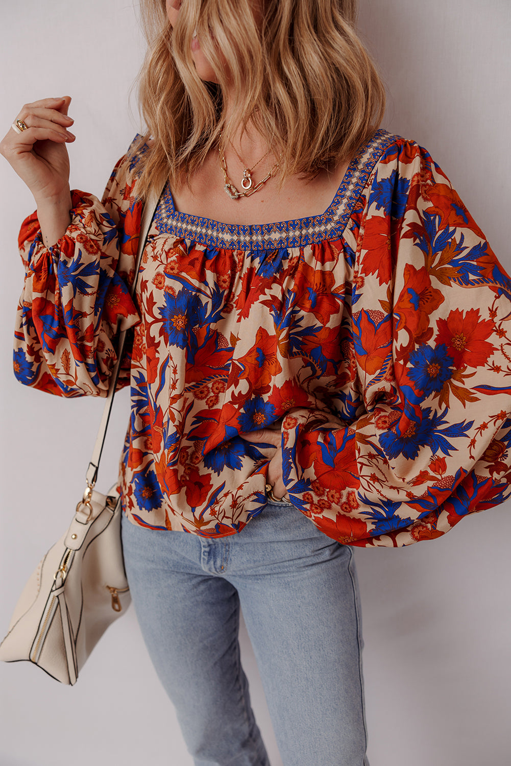 Blouse with floral print 