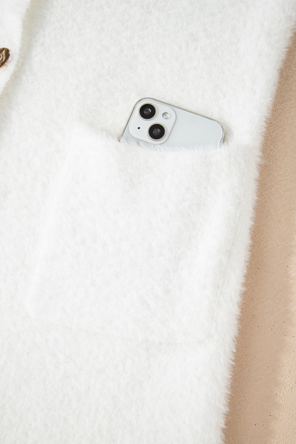 Дълга пухкава жилетка