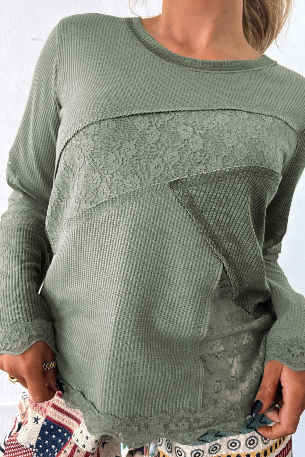 Blouse with lace