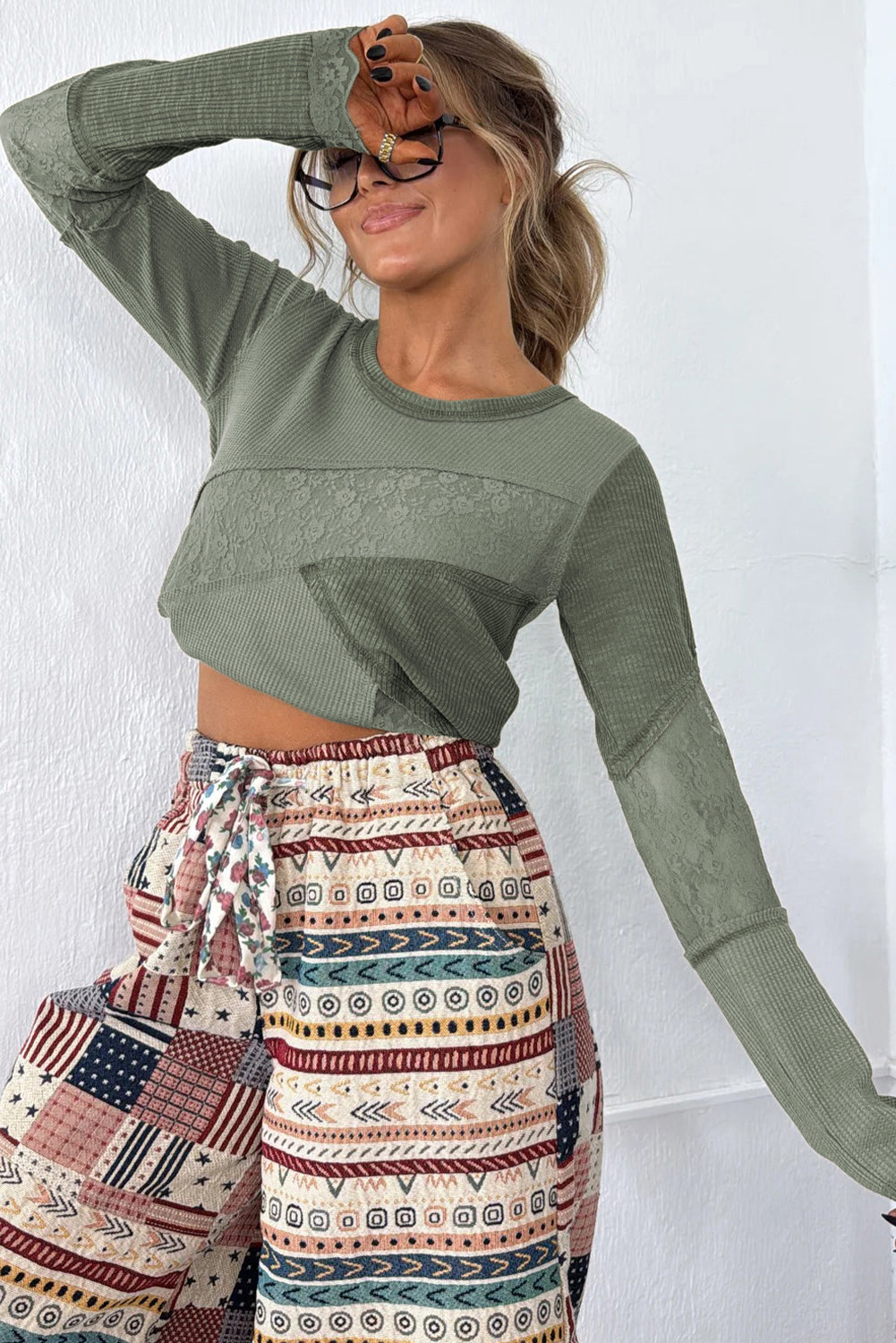 Blouse with lace