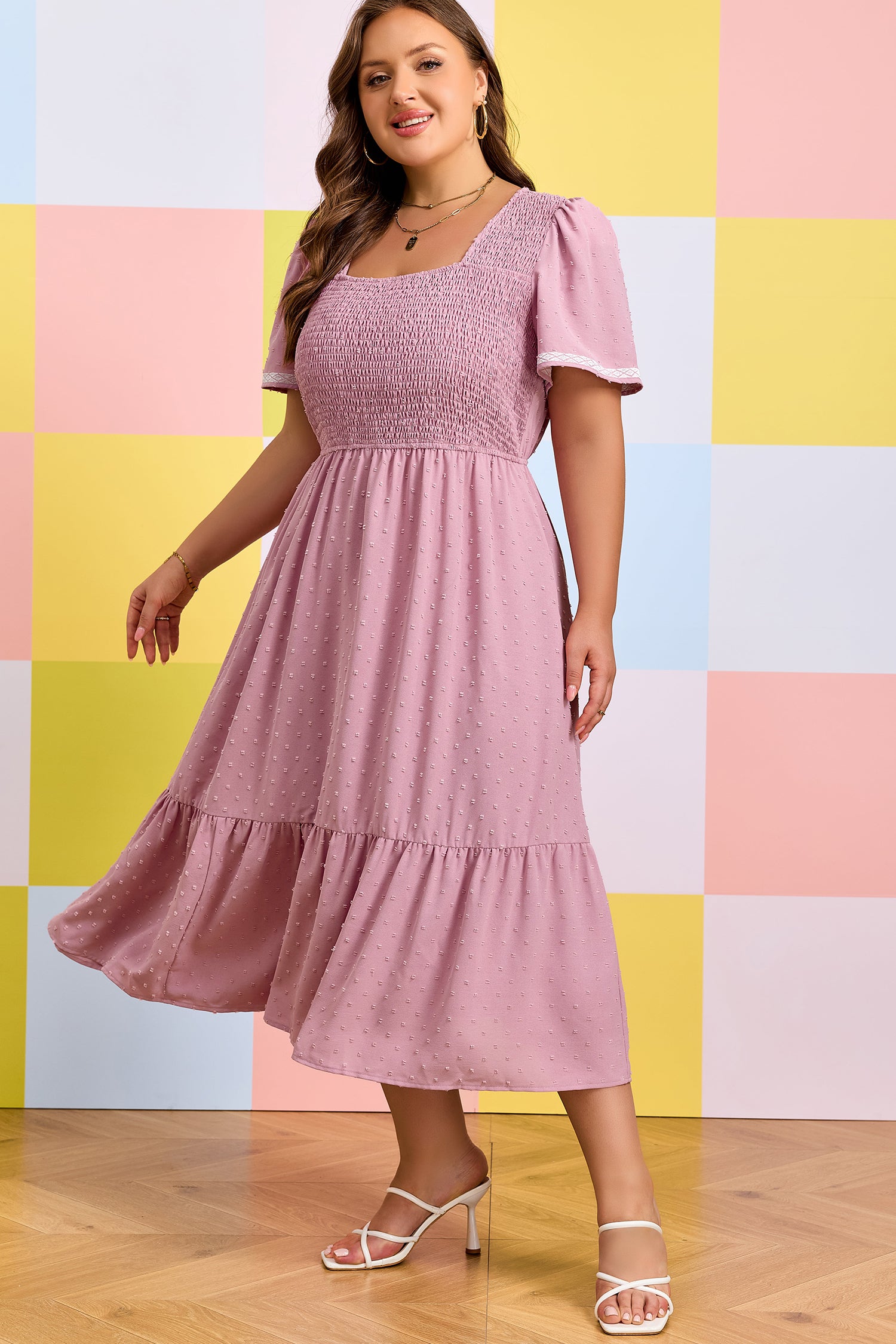 Удобна plus size рокля с принт на точки