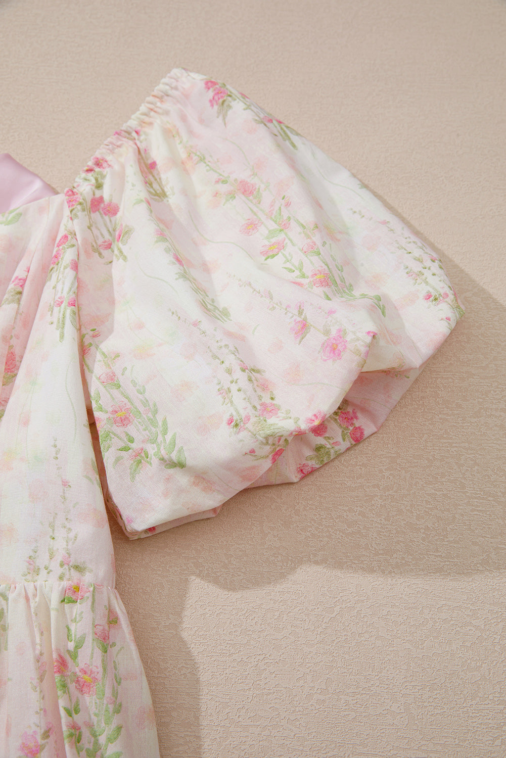 Cotton dress with floral print, with a spectacular back 