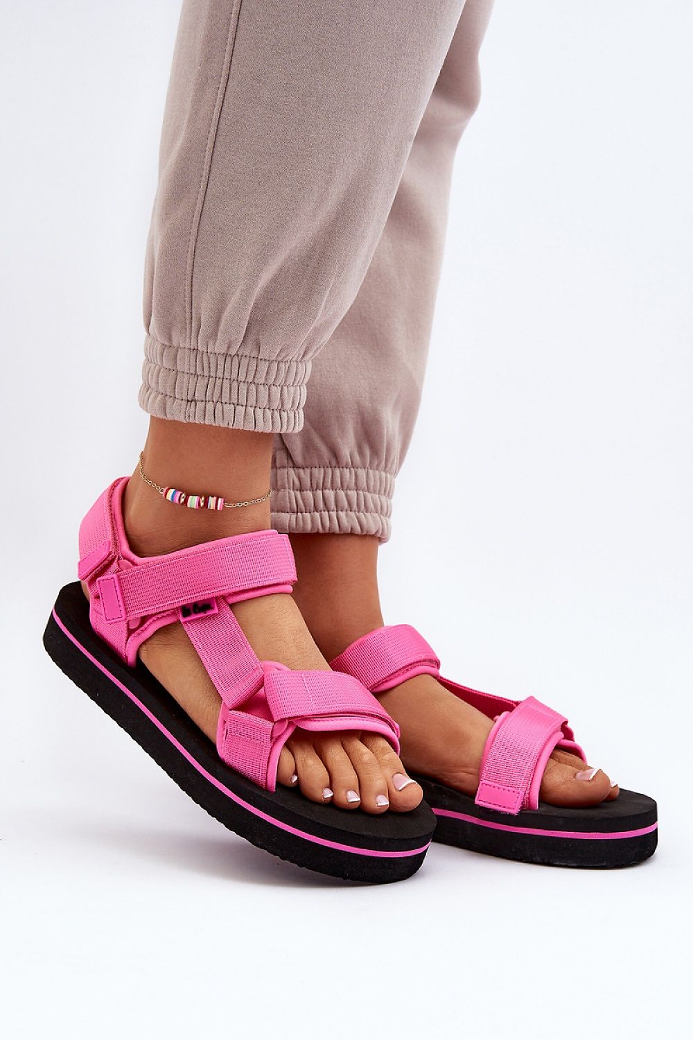 дамски удобни сандали в розово Lee Cooper