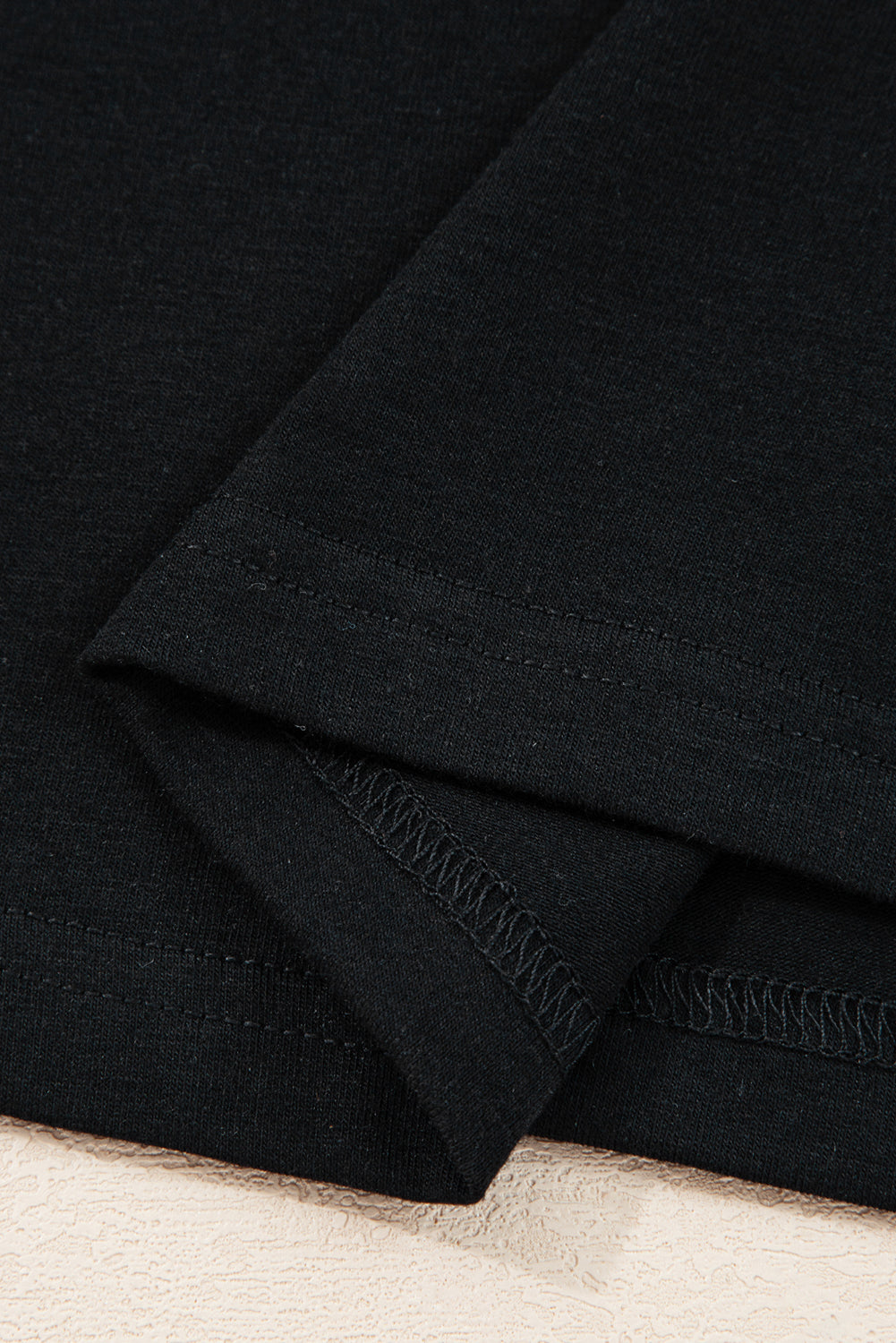 T-shirt with lace sleeves 