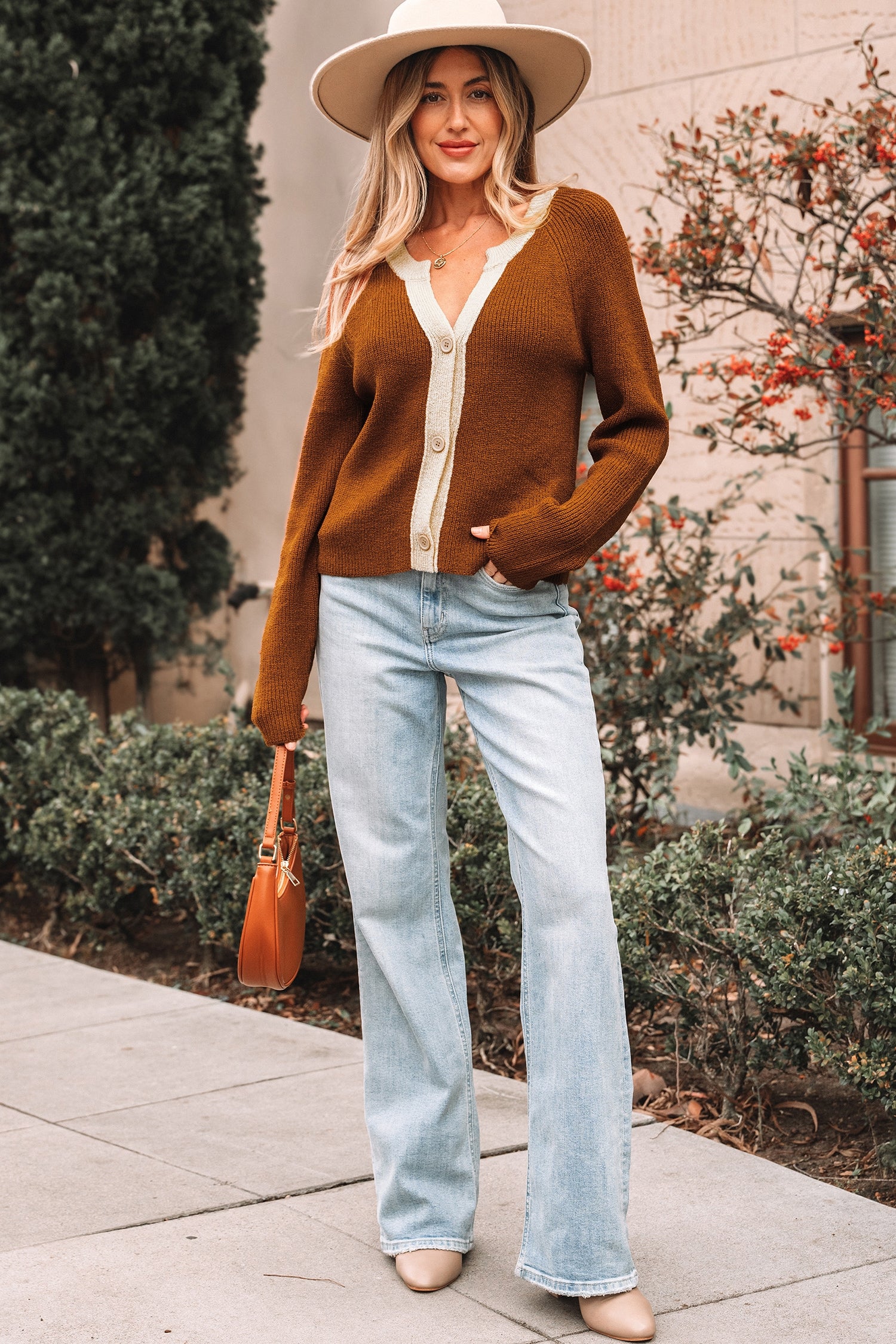 Дамска плетена жилетка