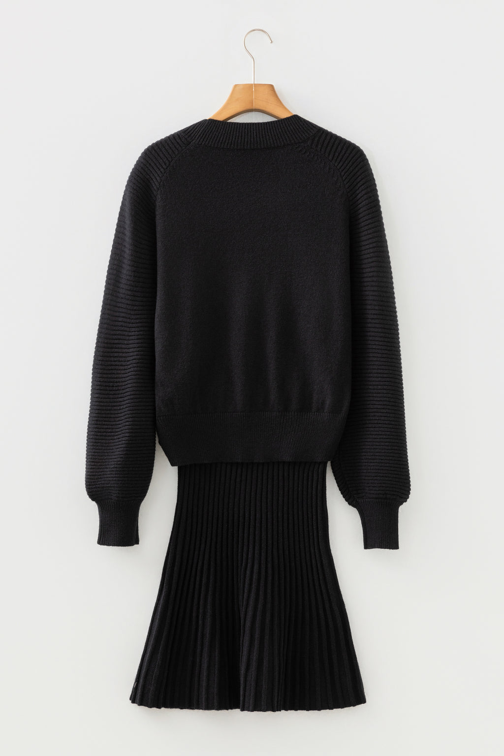 Set - sweater and skirt 