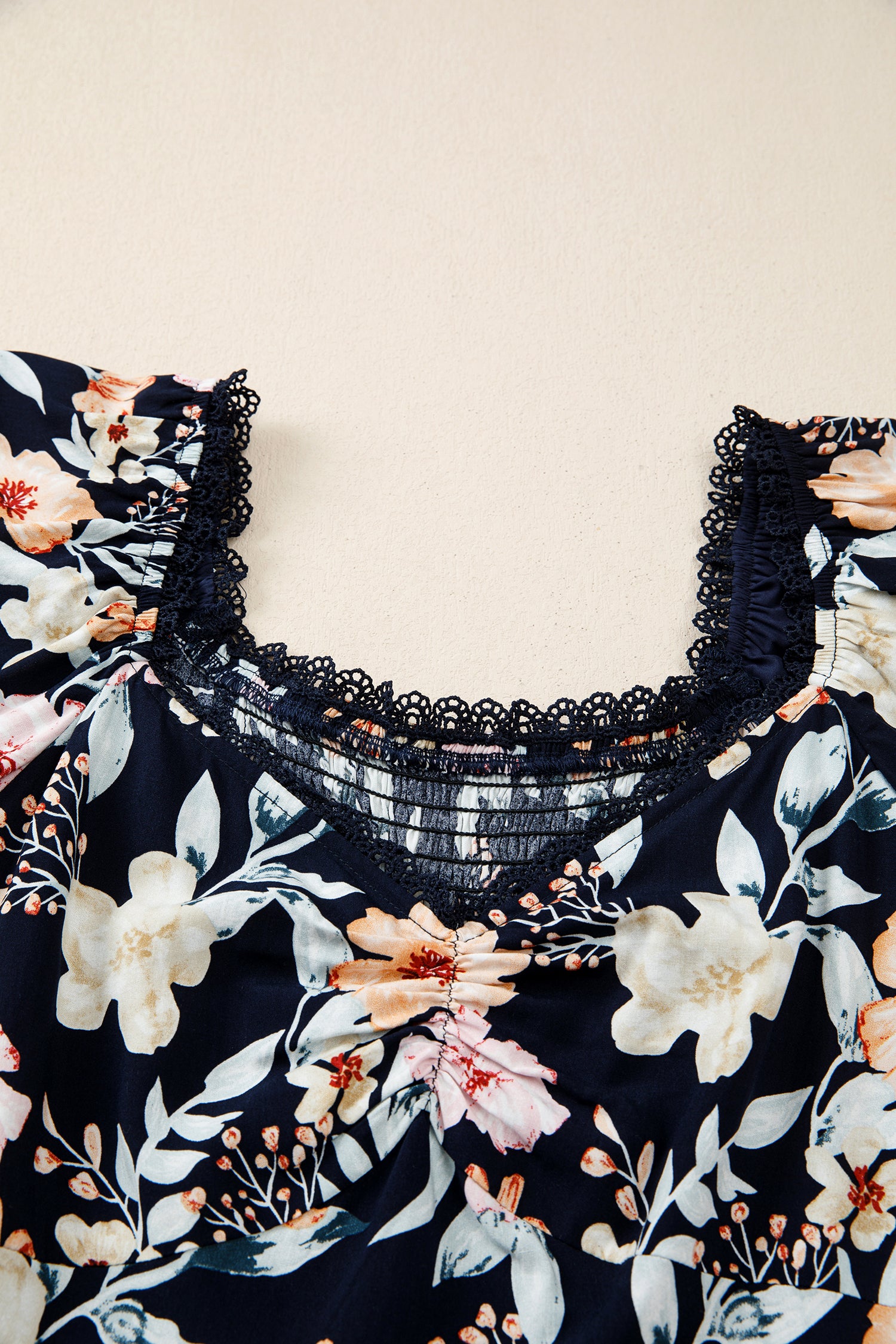 Long dress with floral print 