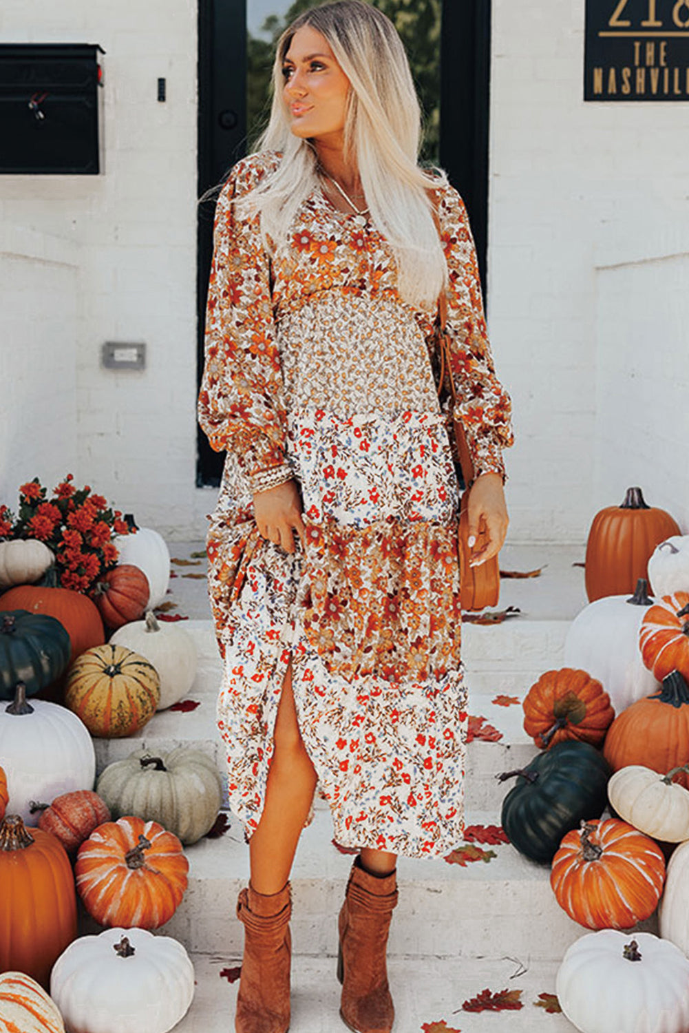 Long dress with floral print 