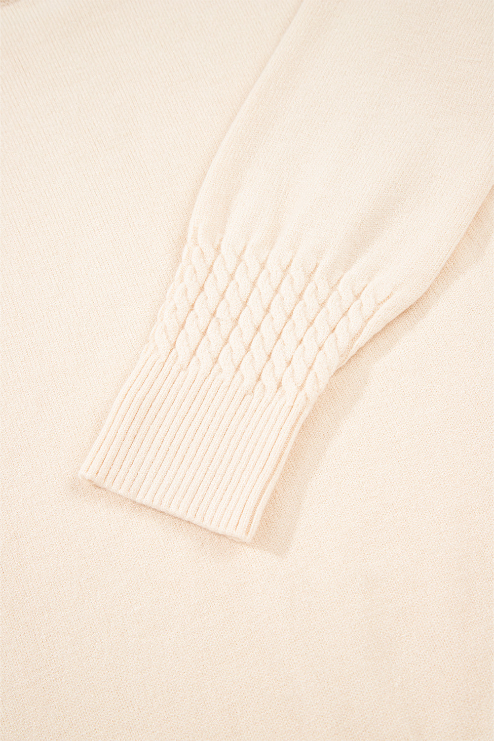 Пуловер с ефектна долна част