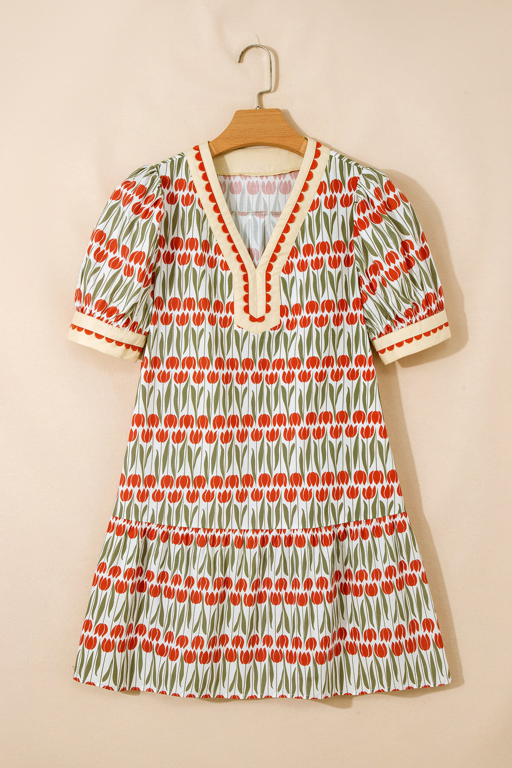 Дамска рокля с лалета за топли дни и ежедневие