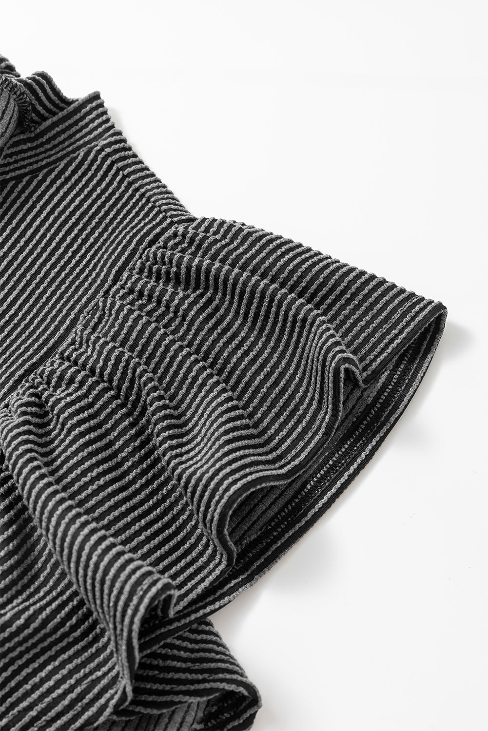 Short-sleeved dress with ruffles 