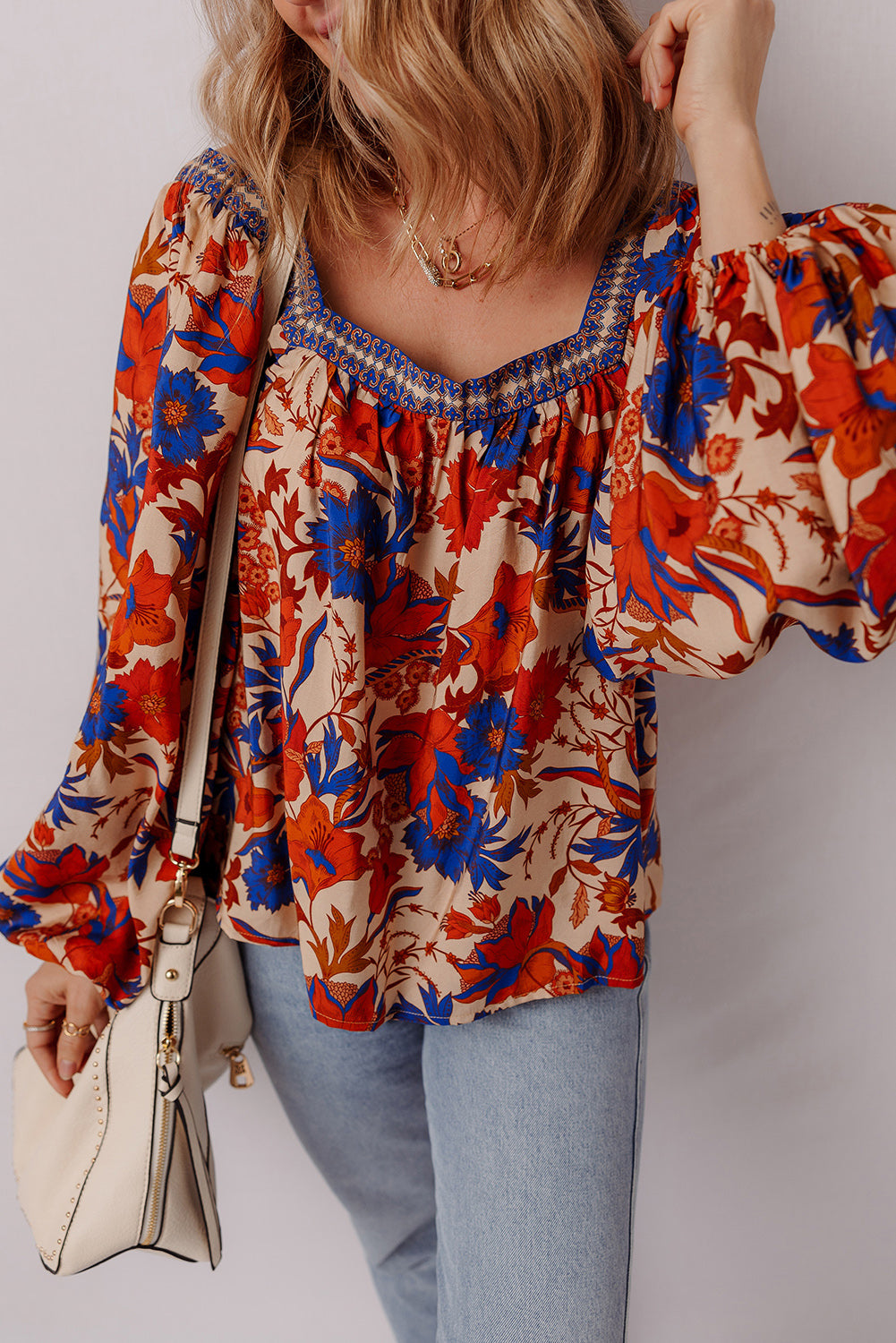 Blouse with floral print 