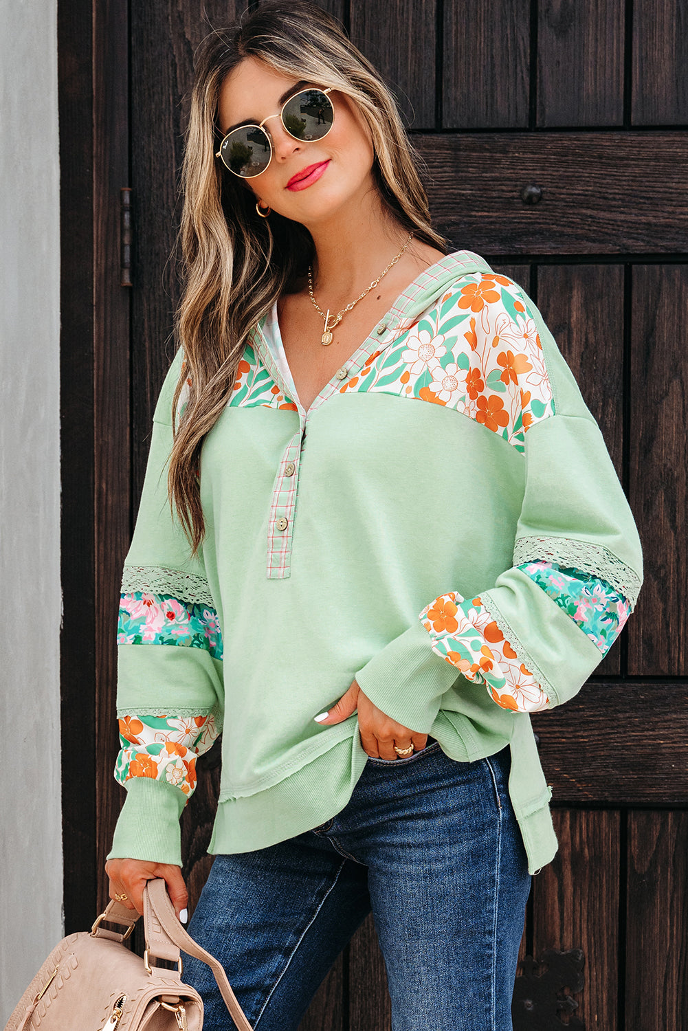 Printed sweatshirt with hood 