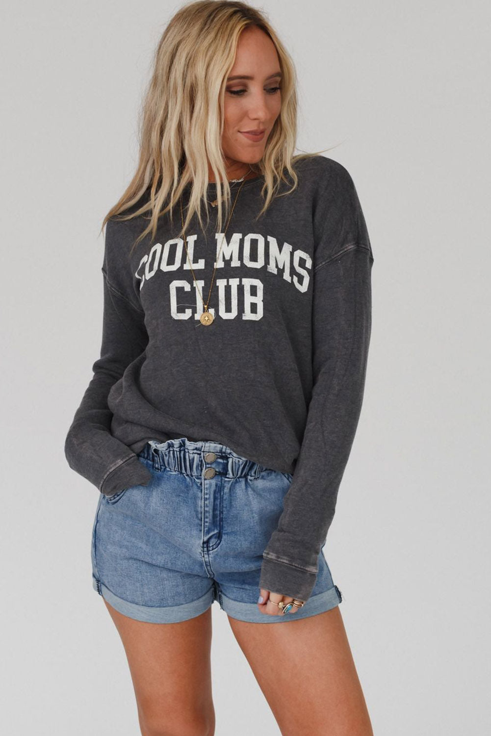 Blouse with the inscription "Cool Moms Club" 