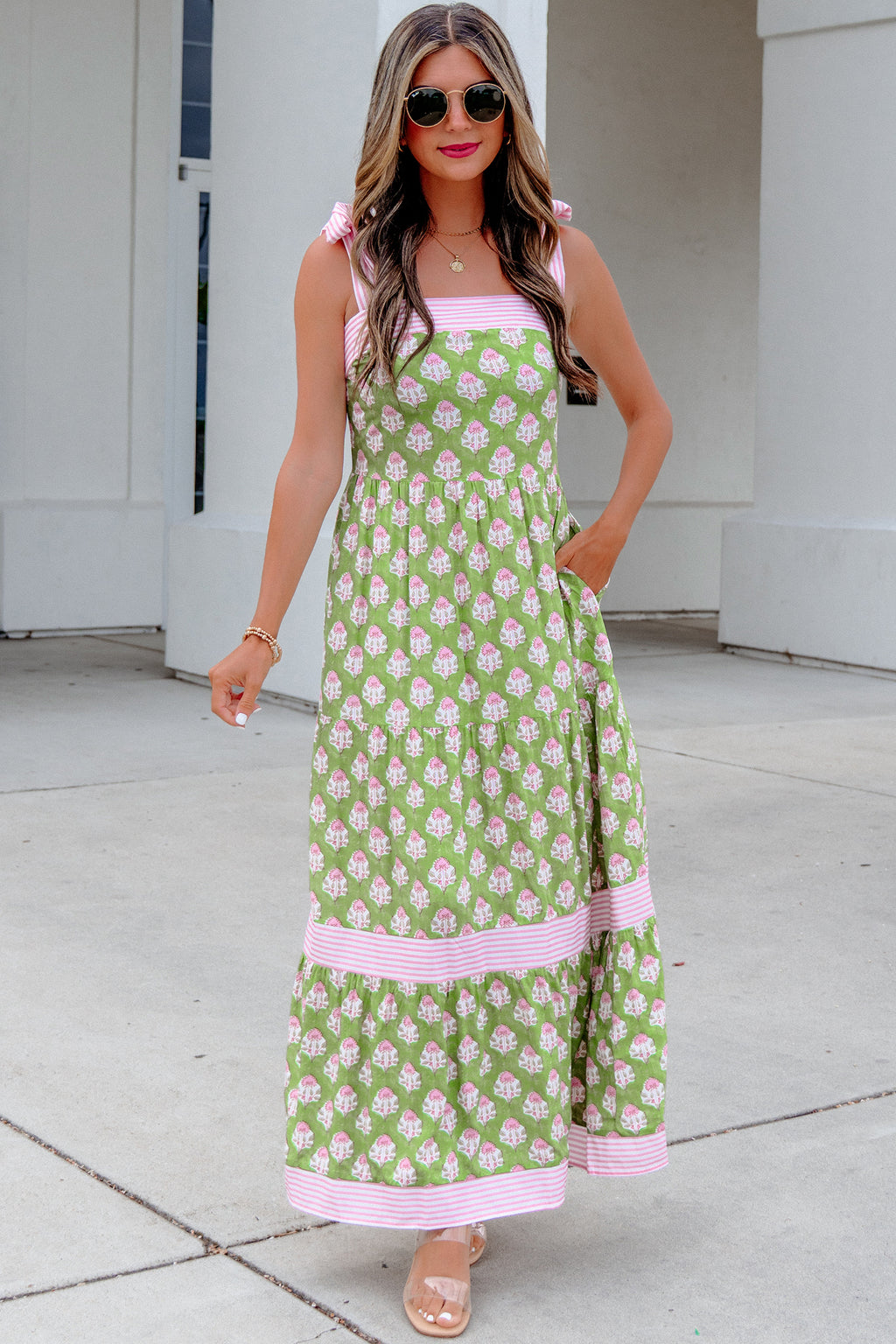 Long dress with floral print 