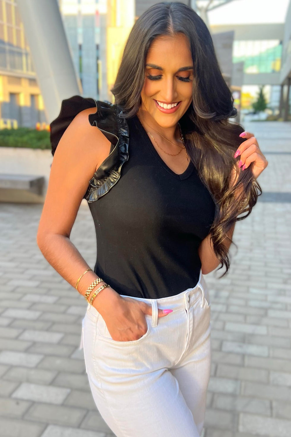 Боди с къси кожени ръкави