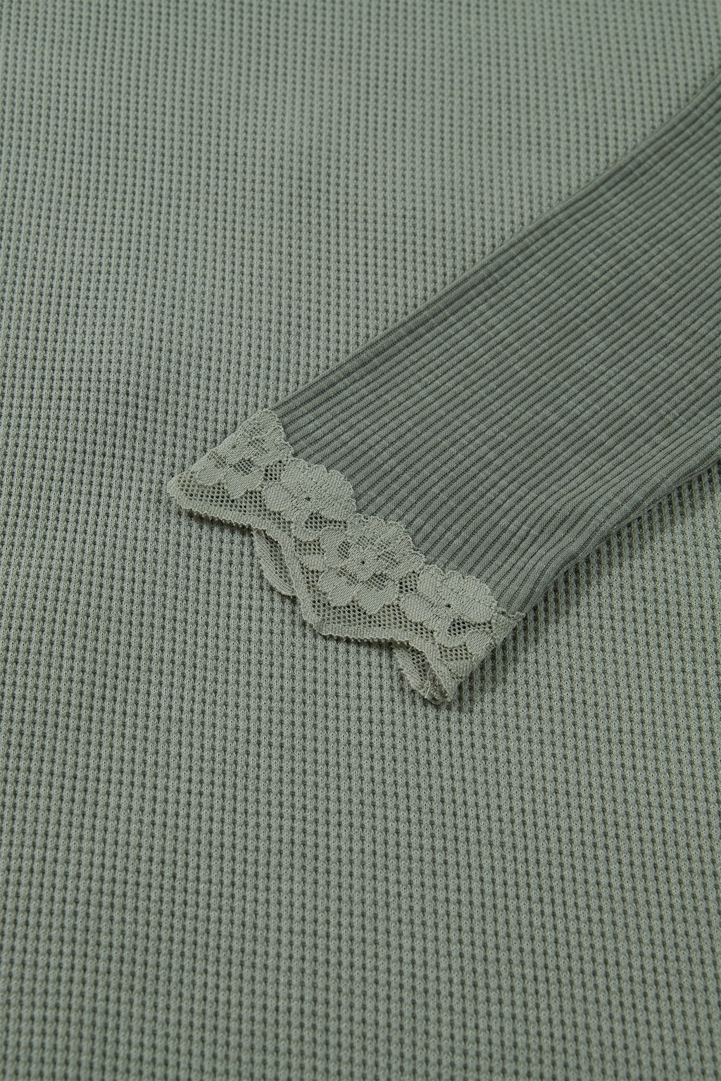 Blouse with lace