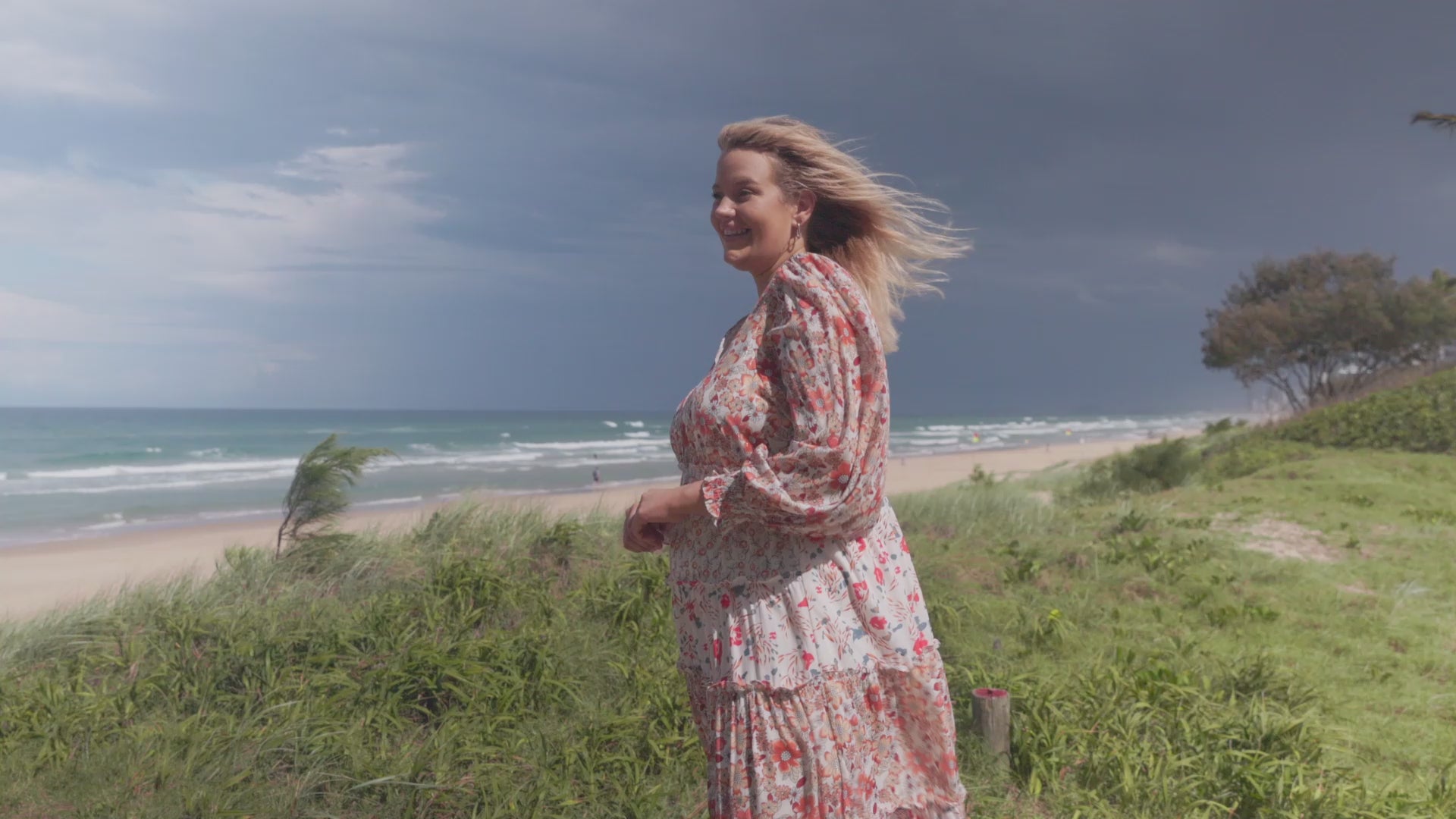 Дълга рокля с принт на цветя