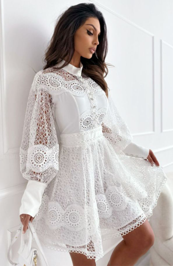 Дантелена рокля