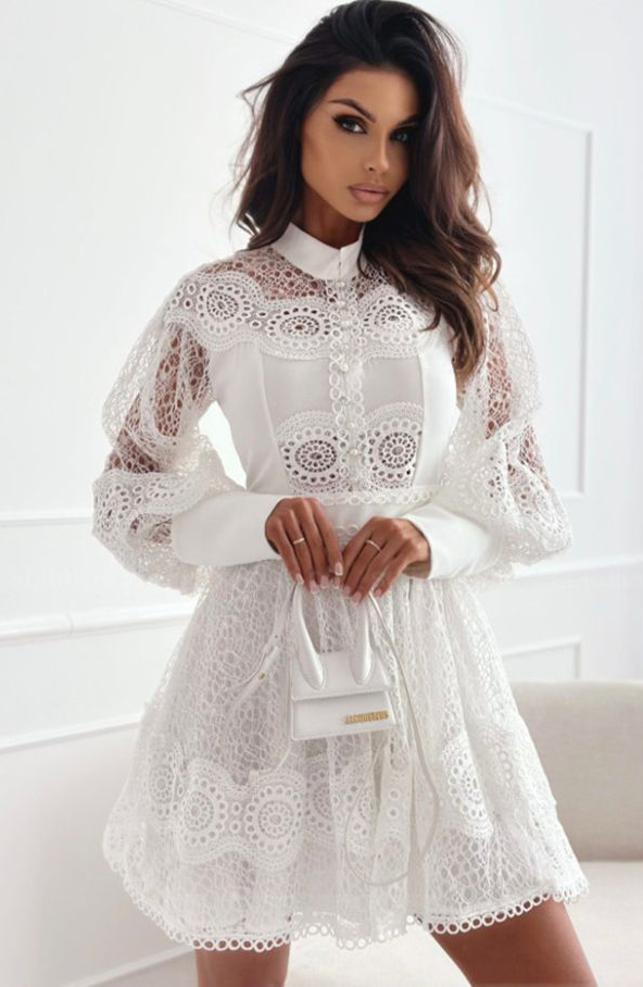 Дантелена рокля